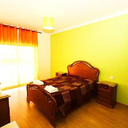 Oura Oasis Apartament *