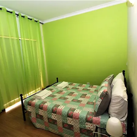 Oura Oasis Apartament *
