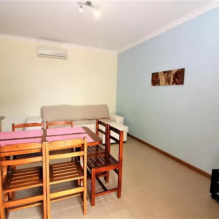Oura Oasis Apartament *