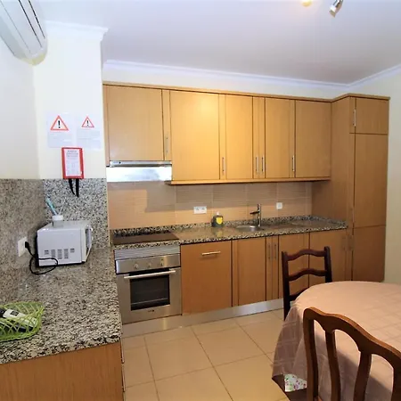 Oura Oasis Apartament
